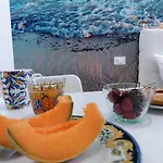 36 Passi Dal Mare 2.0 B&B 3*