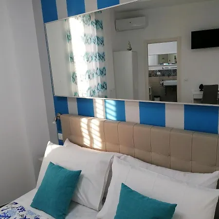 36 Passi Dal Mare 2.0 Bed and breakfast