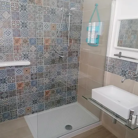 36 Passi Dal Mare 2.0 Bed and breakfast