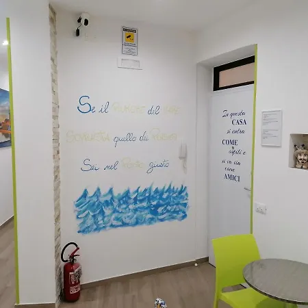 36 Passi Dal Mare 2.0 Bed & Breakfast 3*